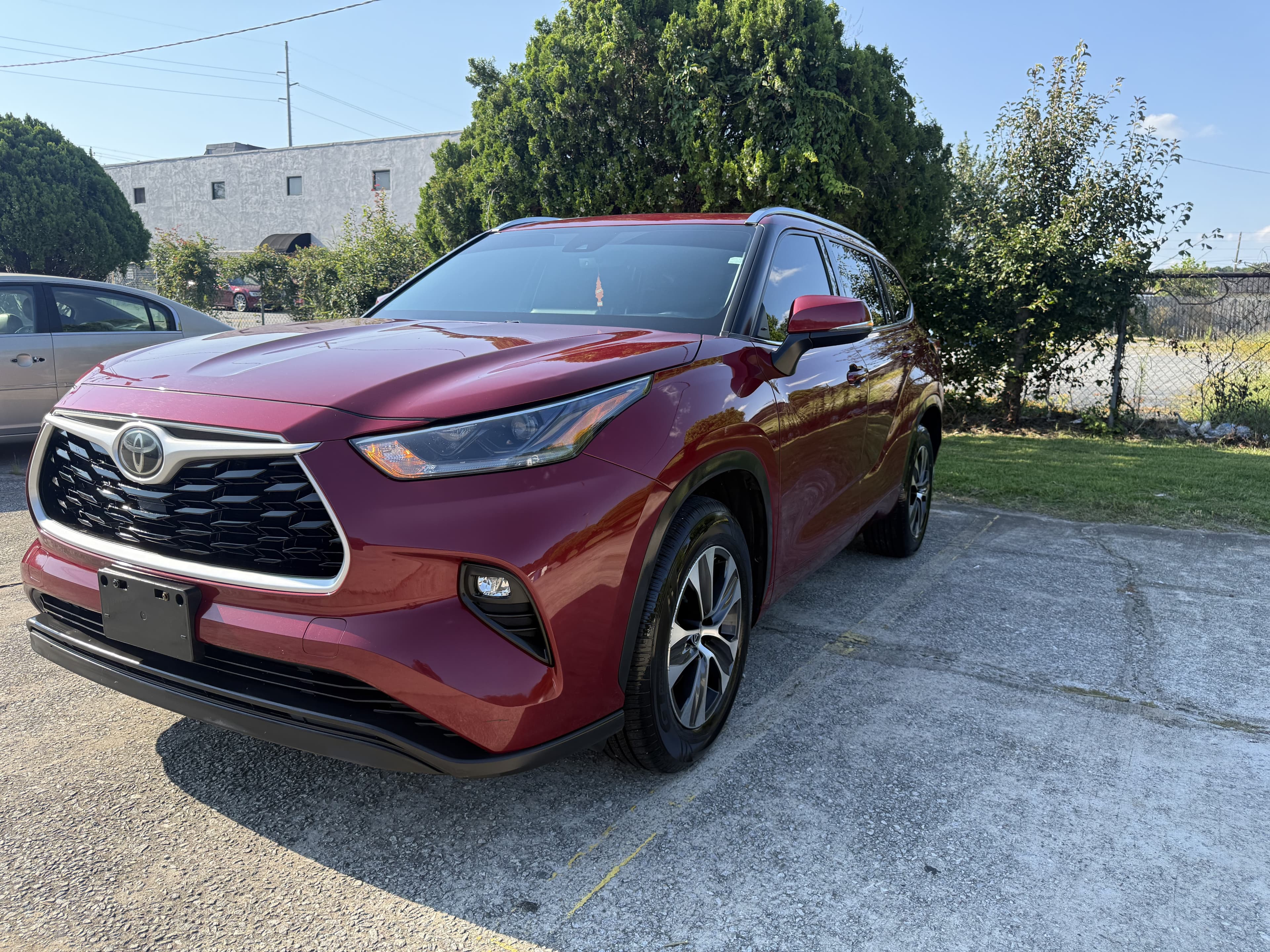 2026 Toyota Highlander XLE full loaded thumbnail 2