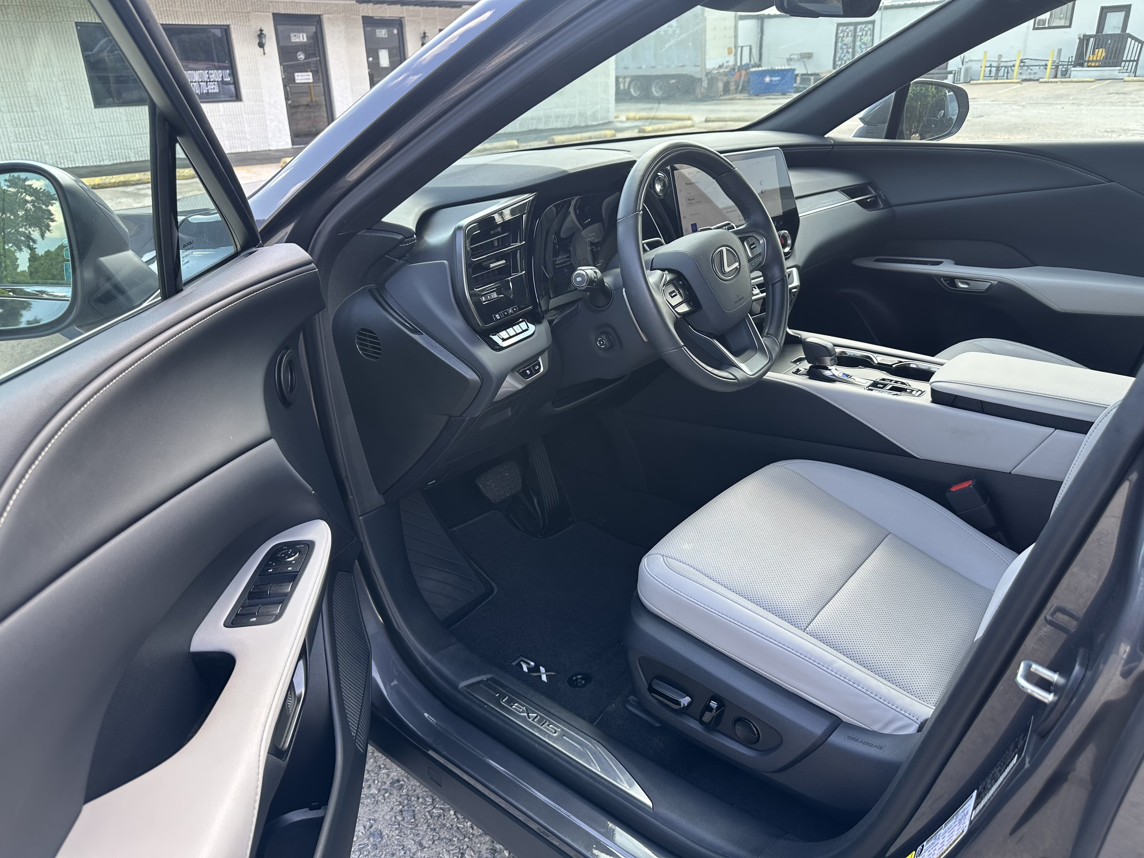 2025 Lexus RX 350 thumbnail 5