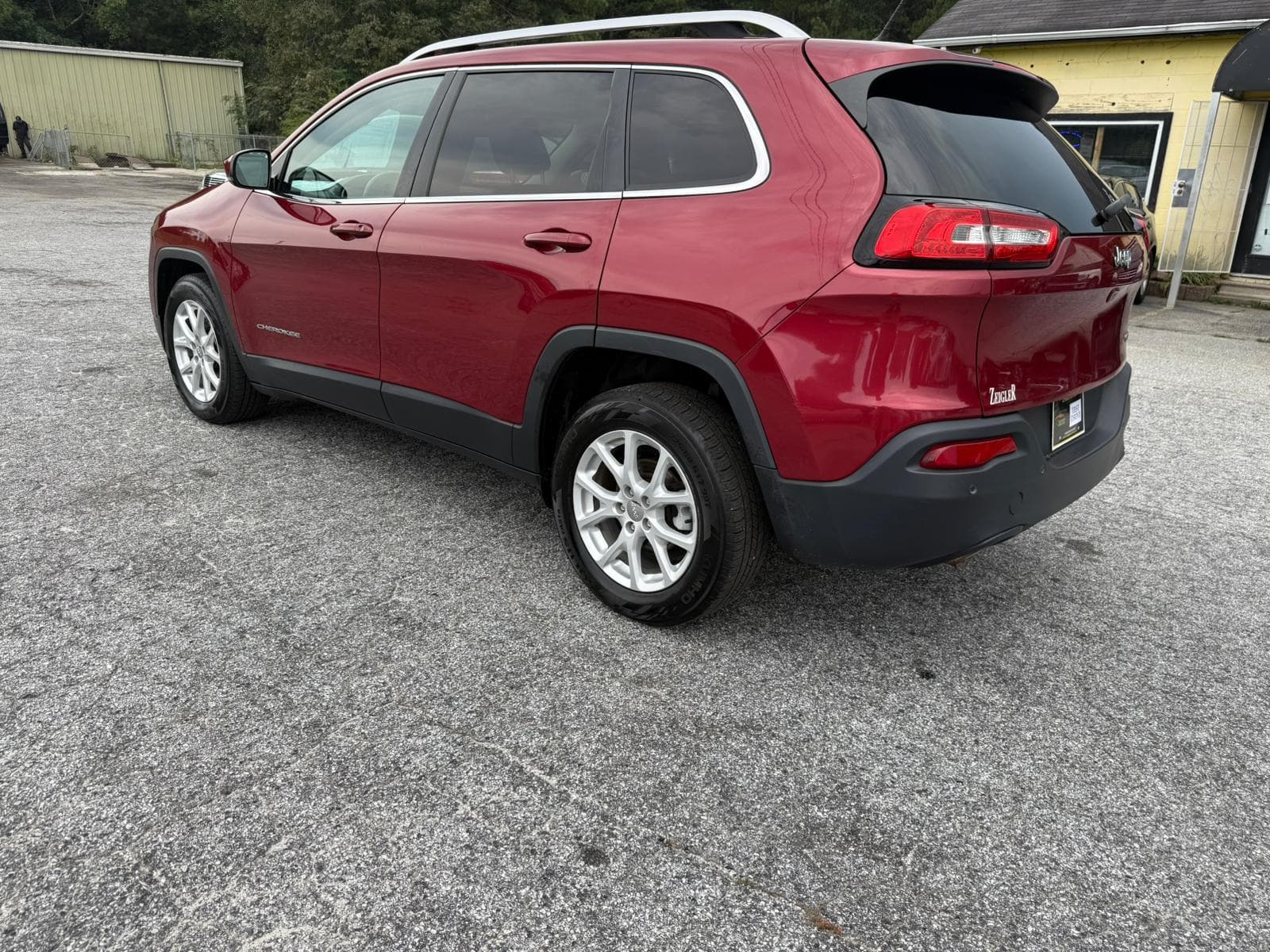 2017 Jeep Cherokee thumbnail 4