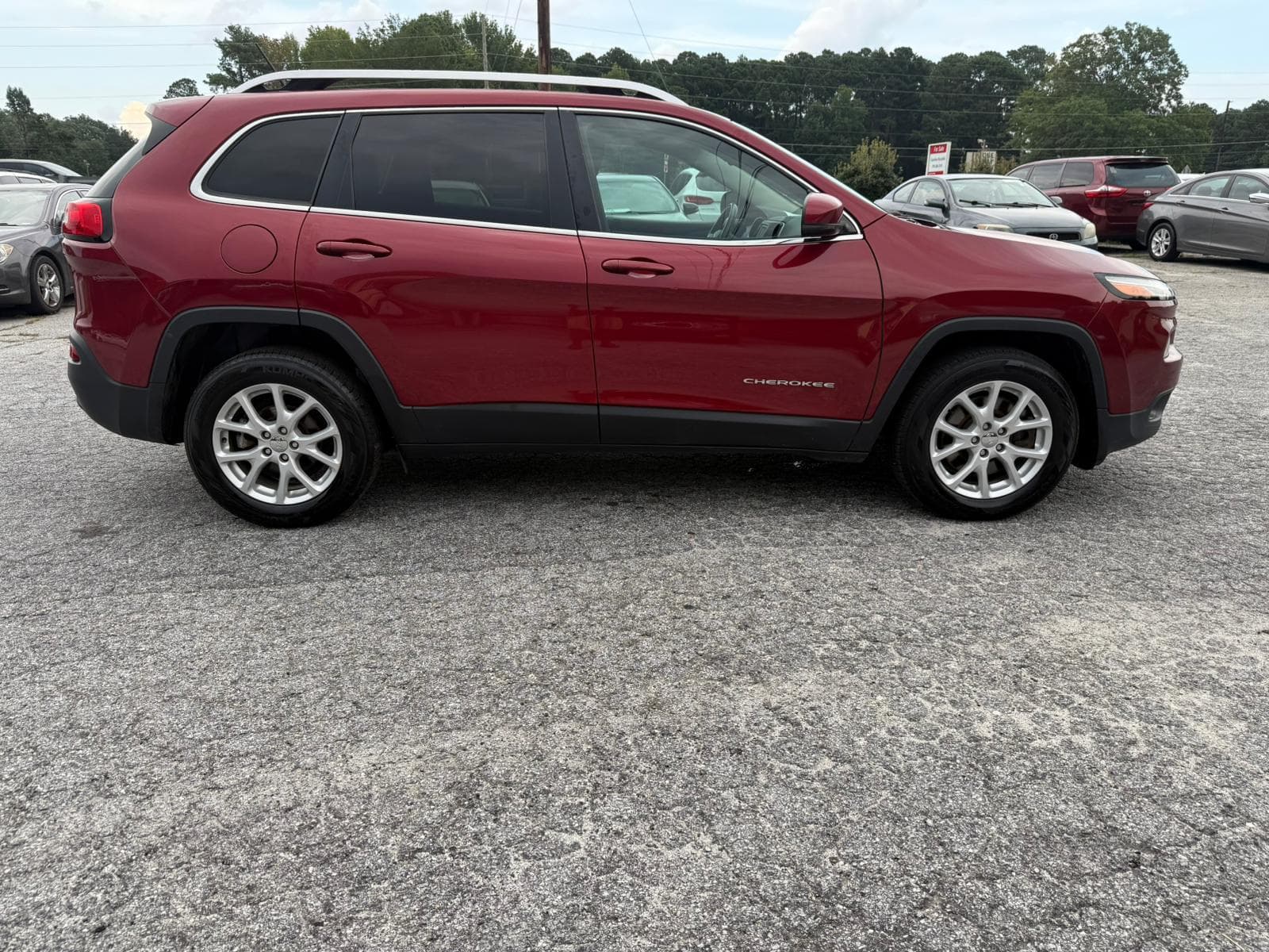 2017 Jeep Cherokee thumbnail 9